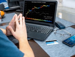 The Lonely Decision Maker: Why is it said that gold trading is a form of personal spiritual practice?