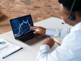 A Comprehensive Analysis of CFD Trading: An Investment Guide from Operational Mechanisms to Risk Management